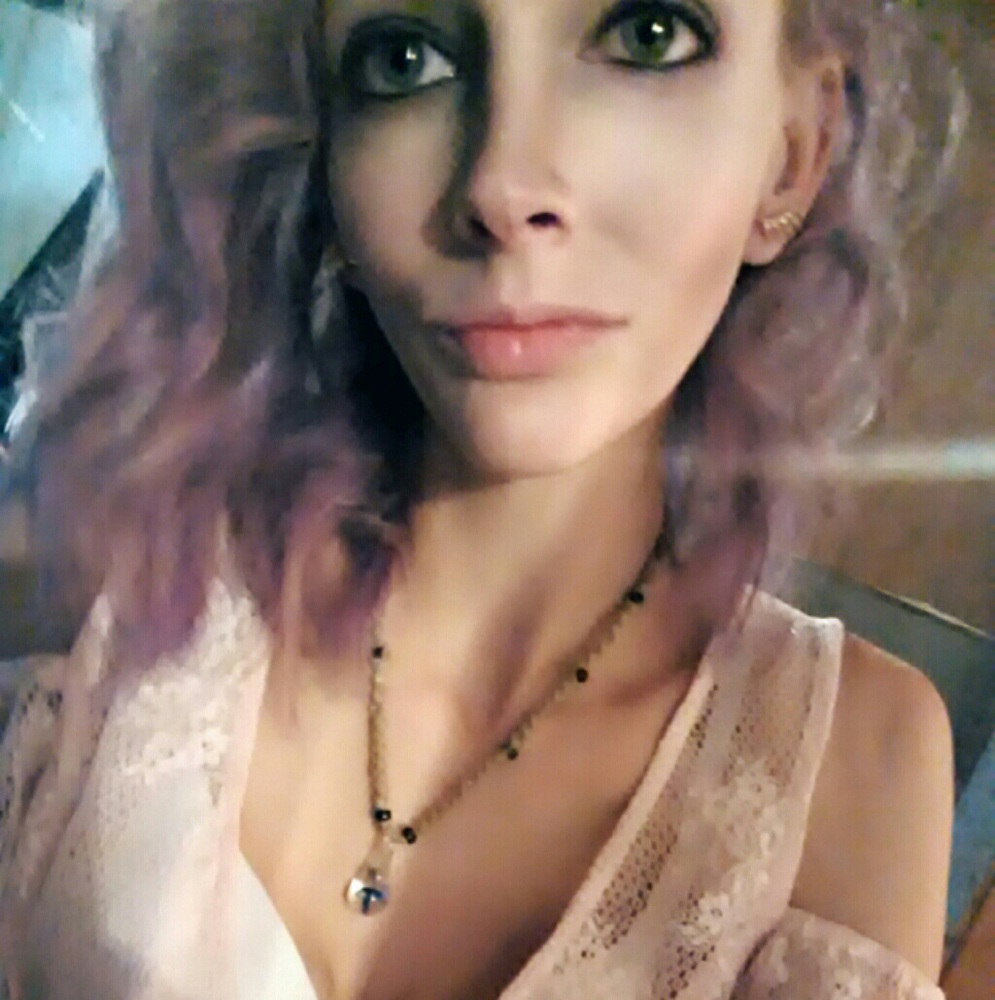 Meet your Posher, Hannah.